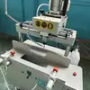 Los fabricantes suministran equipos de puertas y ventanas puertas y ventanas de aluminio y plástico fresado de perfiles de una cabeza fresadora de perfiles de un solo eje de alta velocidad