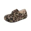 Zapatos peludos retro con estampado de leopardo pequeño para mujer Invierno 2025 Punta redonda Diarios Cálidos Suela gruesa Zapatos estilo Birkenstock S18