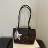 Nueva Moda Ligera Bolso de Axila Estilo Chic 2026 Otoño Gran Capacidad Bolso de Mano Nicho Bolso de Hombro