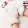 Guantes de lana de cordero con cuentas de corazón de niña lindos personalizados, guantes de invierno de dedo completo, guantes cálidos engrosados para pareja