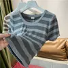 Camiseta Listrada Fina de Tricô Macia e Lisa Manga Curta 2024 Verão Gola Redonda Versátil Slim-Fit Top Curto Camisa Base