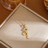 Micro Zirconio Llave de Amor Acero de Titanio Color Libre Collar para Mujer Combinación Universal Gama Alta Nicho Lujo Ligero Elegante Cadena para Clavícula de Celebridad Cibernética