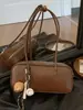 Bolsa Pequena de Axila Retro de Luxo para Mulheres, Nova Moda Bolsa Boston Transfronteiriça, Versátil para o Dia a Dia, Bolsa de Ombro para Carregar na Mão
