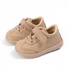 Nuevos Zapatos Blancos de Interior de Otoño para Niñas, Tenis de Piel para Bebés y Niños Pequeños, Zapatos Deportivos Casuales de Velcro para Bebés