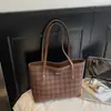 Bolso de Axila de Nicho Estilo Coreano para Mujer Otoño 2025 Nueva Moda Bolso de Hombro a Cuadros Super Popular Versátil Bolso Tote de Gran Capacidad