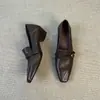 Zapatos de salón bajos de punta cuadrada estilo francés old money para mujer, nuevo modelo otoño 2026, cómodos y versátiles zapatos negros para ir al trabajo, estilo popular