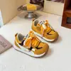 Novo Modelo 2025 Tênis Dad Shoes com Cadarço para Bebê Tênis Casuais de Corrida para Meninos Tênis Leves de Malha Dupla para Estudantes Tendência
