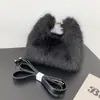 Estilo novo Outono e Inverno bolsa para marmita de pele sintética de raposa bolsa de mão para noite bolsa peluda elegante bolsa de pelúcia de alta qualidade para axila