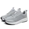 Novo Modelo de Verão Sapatos Esportivos Masculinos de Bico Largo, Tênis Casuais de Corrida de Bico Largo, Sapatos Masculinos Leves e Respiráveis para o Dia a Dia Atacado