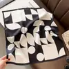 Lenço de seda espinha de peixe paisley para viagem, lenço quadrado color-block, lenço quadrado pequeno artístico retrô, lenço decorativo de pescoço, respirável e moderno