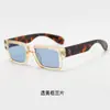 Novos Óculos de Sol Masculinos de Moda com Bloqueio de Cor e Armação Pequena com Decoração de Rebite, Óculos de Sol Femininos, Óculos de Estilo de Rua de Celebridade da Internet, Óculos de Sol de Venda Cruzada
