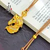 Tienda de Oro Mismo Estilo Dorado Antiguo Finamente Elaborado Incrustado de Diamantes Colgante de Cabeza de Caballo Roja, Nuevo Estilo Chino, Colgante de Caballo del Zodiaco Riqueza Instantánea