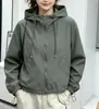 Chaqueta utilitaria corta con capucha para mujer, estilo coreano de otoño, corte holgado con cordón, chaqueta casual con cremallera para mujeres petite