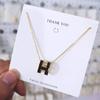 Collar Clavícula Letra H para Mujer, Gargantilla de Diseño Nicho Versátil y Trendy, Cadena Simple Elegante Venta al por Mayor Diseño de Alta Gama