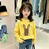 Moda Novedosa de Primavera y Otoño 2026 Camiseta de Algodón Puro para Niñas con Cuello Redondo, Mangas Largas y Estampado para Niños Medianos y Grandes