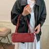 Bolsa de antebraço moderna em camurça, novo estilo transfronteiriço, bolsa de ombro retrô, simples e casual, acabamento fosco, bolsa de mão tipo almofada para mulheres