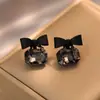 Pendientes de Lazo de Cristal Negro Pendientes para Mujer Diseño de Nicho Sentido Elegante de Alta Gama Atmosféricos Pendientes Nuevo Estilo 2024