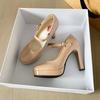 Tacones altos de plataforma impermeables de charol con hebilla modelo pasarela etiqueta zapatos de mujer nuevos punta redonda tacón zapatos profesionales de trabajo