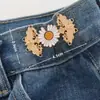 Pantalones Mágicos de Botón de Margarita para Ceñir la Cintura Ajuste de Talla Hebilla de Alta Gama Pin Accesorio de Fijación de Ropa Anti-Exposición