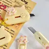 Caja Mini de Dibujos Animados Artefacto de Apertura Cuchillo para Pepinillos Cuchillo para Cuenta Manual de Estudiante Cuchillo Especial para Desmontar Envíos Gatito con Alas Lindas Cuchillo de Arte