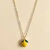 Collar de Frutas Dulce y Energético para Niña, Colgante de Frutas Esmaltado, Varios Estilos Disponibles: Durian, Limón, Fresa, Accesorio Versátil