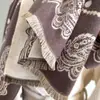 Nuevo Chal con Estampado Vintage Otoño e Invierno para Mujer, Elegante y Cálido, Versátil Pañuelo con Estampado de Lunares para Ropa Exterior