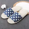 Hotel de Verano y B&B Hogar Ocio Zapatillas Desechables de Lino Zapatillas para Huéspedes Paquete Medio Zapatillas de Tela Flor de Amor