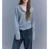 Camiseta com Capuz Meio Aberta Listrada em Cor Contrastante 'Qiaomi STUDIO Lazy Season' Leve e Levemente Elástica de Algodão para Mulheres