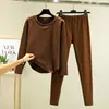 Novo conjunto de roupa íntima térmica feminina para outono e inverno: conjunto de duas peças: camiseta de manga longa com gola redonda e base em formato de arco, e calça longa justa e elástica