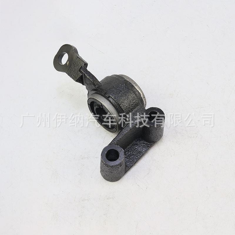 31126772235左前摆臂胶 (3)