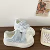 Zapatillas casuales para niña 2026 azul claro diseño de lunares y gato con cierre de velcro, suela suave, antideslizantes, lindas, transpirables, versátiles, estilo primavera y otoño