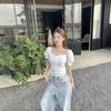 Foto Real Verano 2024 Sentido del Diseño Francés Nicho Slim Manga Abullonada Blanco Camisa de Manga Corta Top Coreano de Mujer