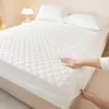 Comercio Exterior Amazon Sábana Bajera Acolchada Impermeable Resistente a las Arrugas Cubierta de Polvo Impermeable Cubierta de Cama a Prueba de Orina Protector de Colchón