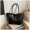 Bolso de Axila de Gamuza de Gran Capacidad Retro Diseño de Nicho de Gama Alta Hebilla Metálica Bolso de Hombro Tote Portátil para Mujer