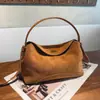 Novo modelo transfronteiriço: "Montanha Embaixo" bolsa de mão para bolinhos para mulheres, feita de couro bovino de flor integral fosco, bolsa versátil de ombro e transversal