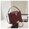 Bolso de Mano Decorativo Simple en Forma de V 2025, Bolso Pequeño de Cubo a la Moda y Elegante para Mujer, para Llevar al Hombro o Cruzado