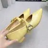 Zapatos de mujer amarillos de punta fina, nuevo estilo primavera-verano 2026, escotados, de tacón bajo, adecuados para combinar con faldas, hermosos zapatos Mary Jane de mujer estilo coreano