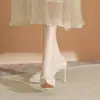 Sapatos de Casamento Champagne Francês Sapatos de Noiva Vestido de Casamento Xiuhe Duas Formas Bico Fino Salto Agulha Não Cansam Impermeável Salto de Mesa