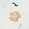 Estilo simples e fresco, tecido liso com estampa de flor grande de cinco pétalas, acessório floral feito à mão para roupas, capas de celular, bolsas e acessórios