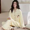 Conjunto de pantalón largo de manga larga de algodón puro, estilo otoño, con cuello de solapa, diseño de frente abierto, adecuado para transmisiones en vivo, conjunto de loungewear de moda para mujer, se puede usar como ropa exterior