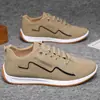 En nombre del cabello zapatos de hombre primavera nuevos zapatos de hombre transpirables Zapatos Forrest Gump juventud casual pedal suela blanda zapatos de tabla venta al por mayor
