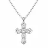 Collar bañado en oro blanco para mujer, colgante de cruz con diamantes y moissanita, cadena para la clavícula, directo del fabricante