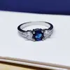 Novo Anel Shijia Fashion Simples Redondo de Três Pedras de Cristal, Anel Estiloso e Elegante com Três Diamantes