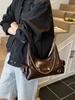 Bolso de Mujer de Gran Capacidad, Bolso de Hombro Sencillo y Elegante con Cadena, Bolso de Axila, Nuevo Modelo 2026, Bolso Cruzado Retro Versátil para el Día a Día