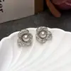 Brincos de Flor de Pérola Micro-Incrustada Coreanos para Mulheres, Design de Nicho em Prata Pura, Brincos Populares Novos de 2026