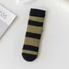 Calcetines de Cachemir para Mujer Otoño e Invierno Espesos Cálidos Estilo Preppy para el Hogar Invierno Estilo Japonés Color Bloqueado Calcetines de Cachemir