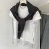 Foto Real de 26 Roupas Femininas de Alta Qualidade para o Início da Primavera de Dongdaemun, Coreia! Camiseta de Manga Longa com Gola Redonda e Manga de Tela Costurada, Falsa Peça Dupla