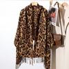 Bufanda Retro de Leopardo Dulce y Fresca con Borlas para Mujer 2025 Nuevo Milenio Estilo Chica Popular Otoño e Invierno Chal Engrosado Bufanda Cálida para el Cuello