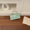 Bolso Cuadrado Pequeño Tejido de Alto Gama Modelo Nuevo 2026 para Mujer, Bolso de Mano Versátil Estilo Coreano, Bolso Cruzado con Cierre de Candado de Lujo Ligero