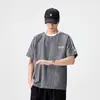 Camiseta Masculina de Manga Curta Estilo Americano com Toque Gelado de Seda de Gelo Listrada Fina Marca Tendência Estampada Top de Meia Manga Atacado